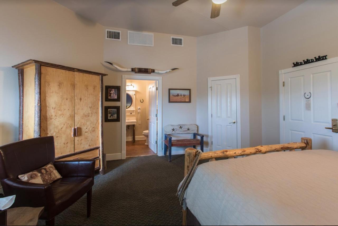 Gruene River Hotel & Retreat Ню Браунфелс Екстериор снимка