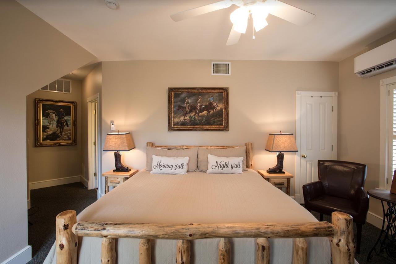 Gruene River Hotel & Retreat Ню Браунфелс Екстериор снимка