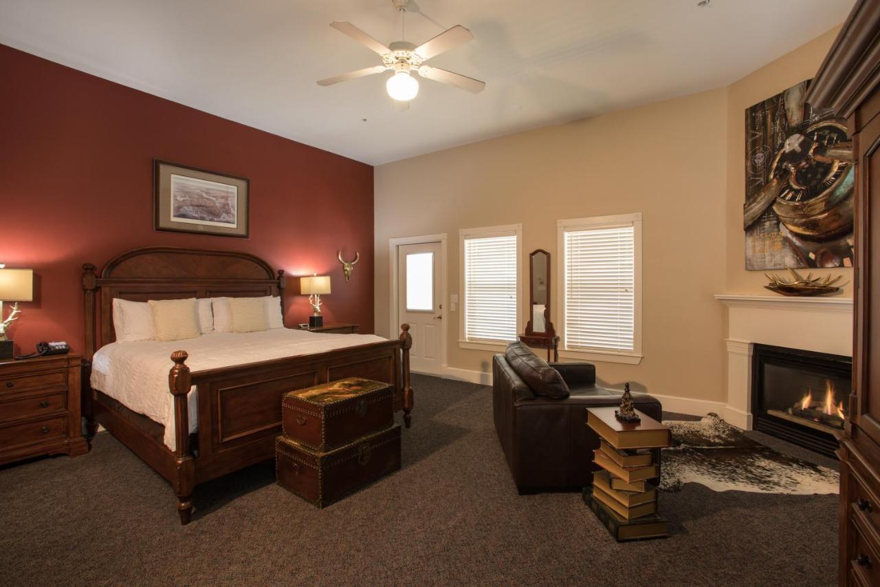 Gruene River Hotel & Retreat Ню Браунфелс Екстериор снимка