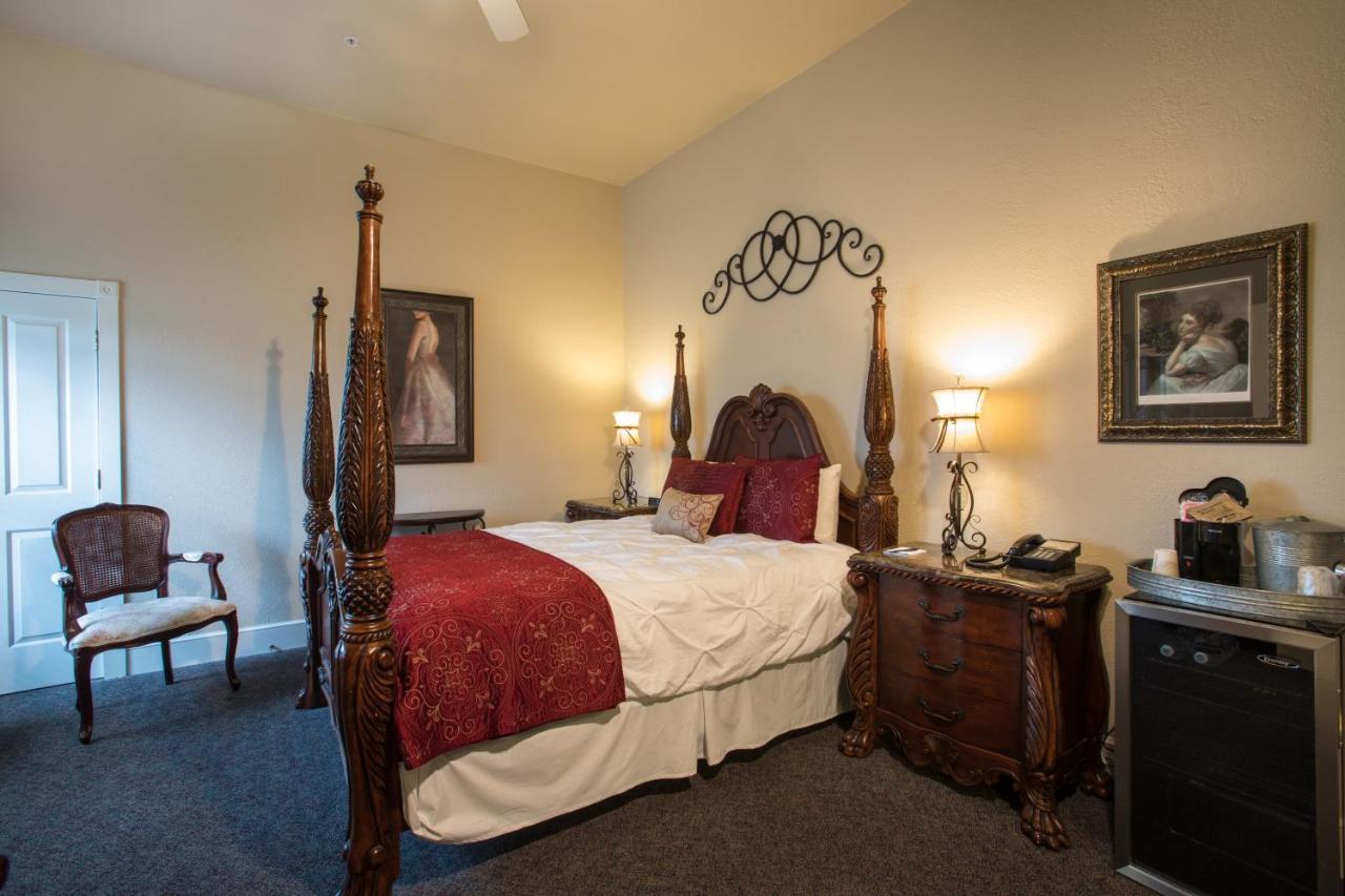 Gruene River Hotel & Retreat Ню Браунфелс Екстериор снимка