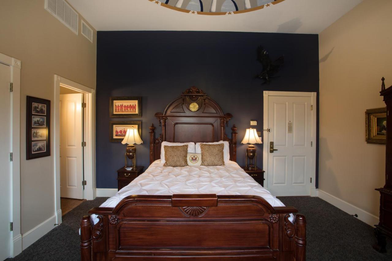Gruene River Hotel & Retreat Ню Браунфелс Екстериор снимка