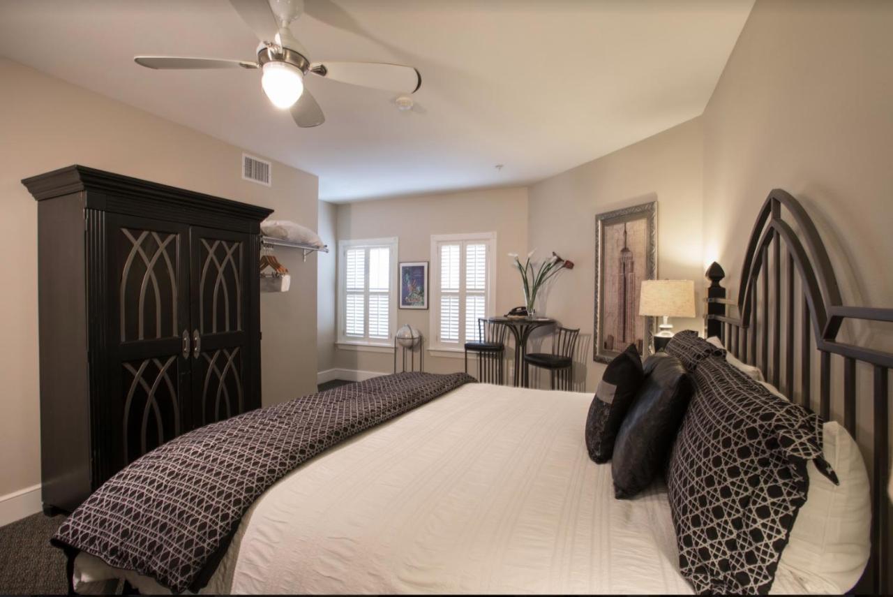 Gruene River Hotel & Retreat Ню Браунфелс Екстериор снимка