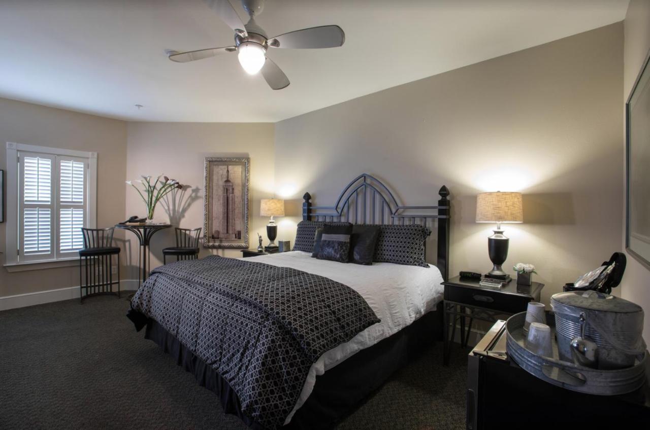 Gruene River Hotel & Retreat Ню Браунфелс Екстериор снимка