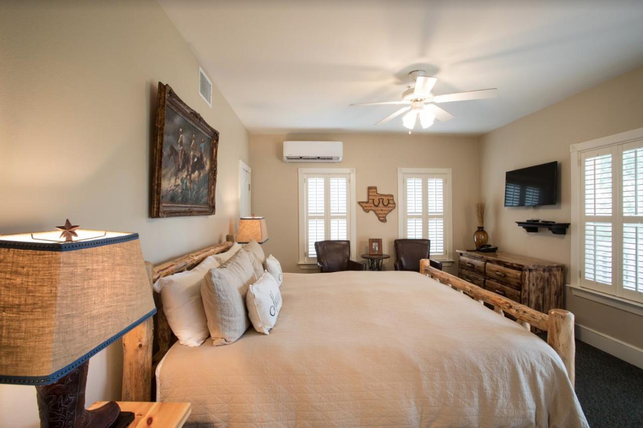 Gruene River Hotel & Retreat Ню Браунфелс Екстериор снимка