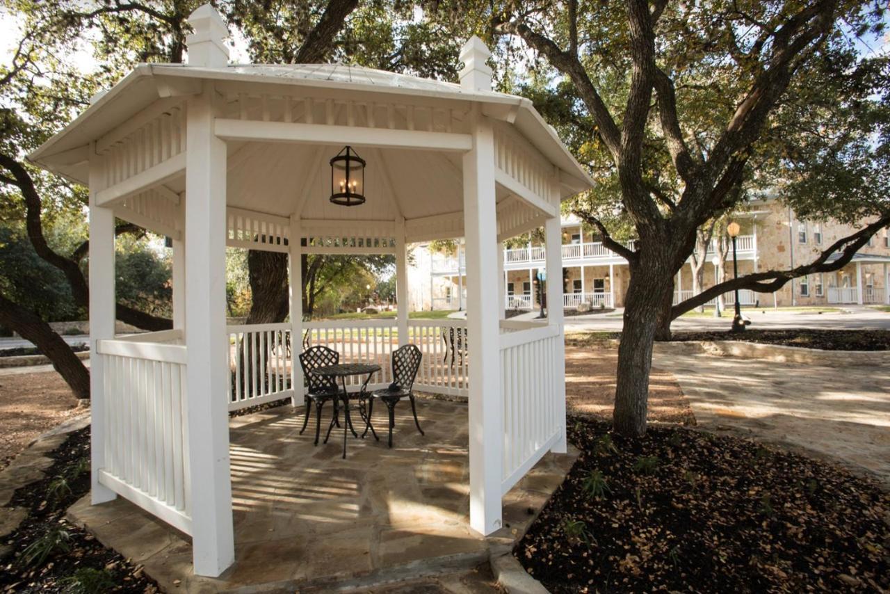 Gruene River Hotel & Retreat Ню Браунфелс Екстериор снимка