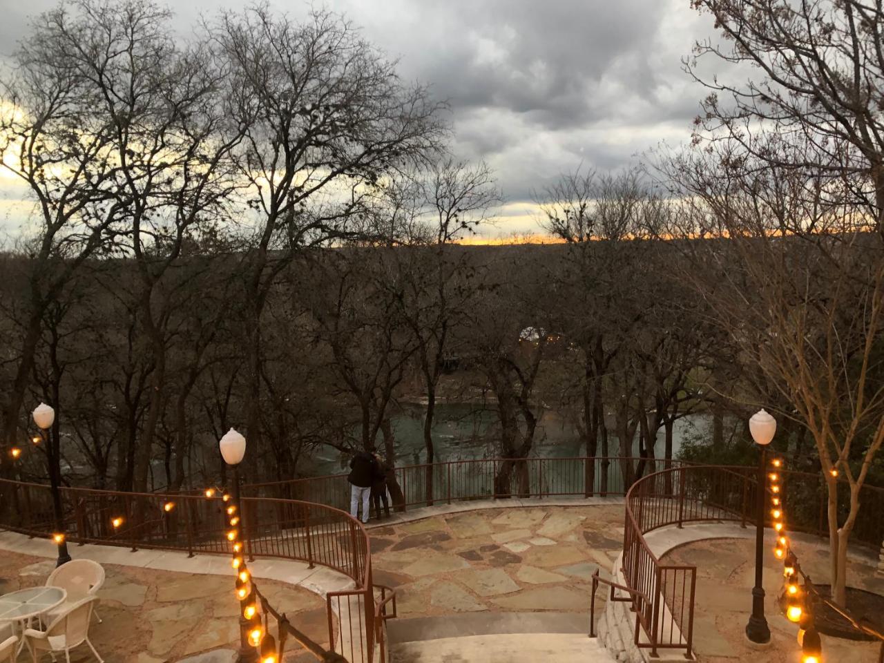 Gruene River Hotel & Retreat Ню Браунфелс Екстериор снимка