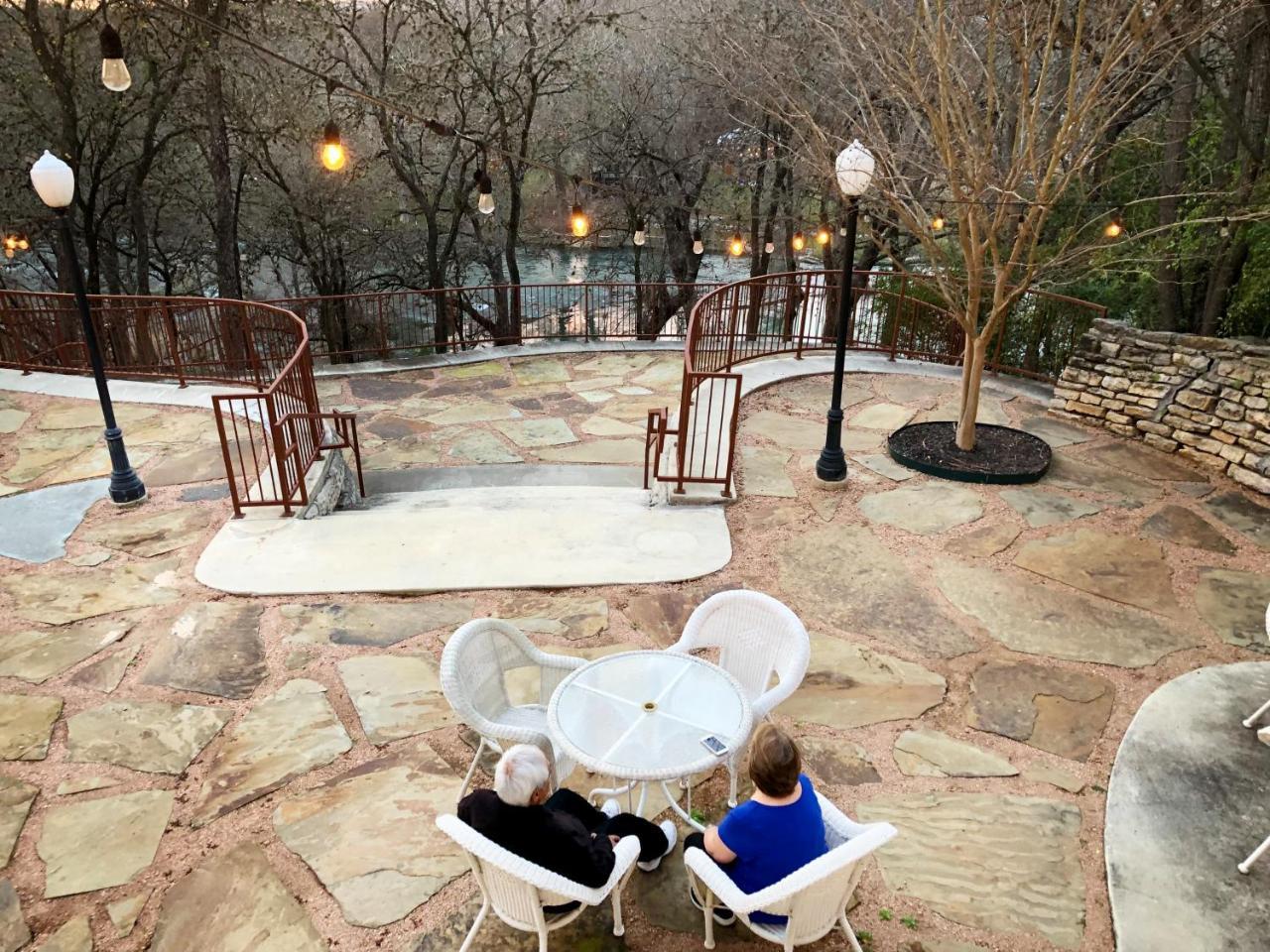 Gruene River Hotel & Retreat Ню Браунфелс Екстериор снимка