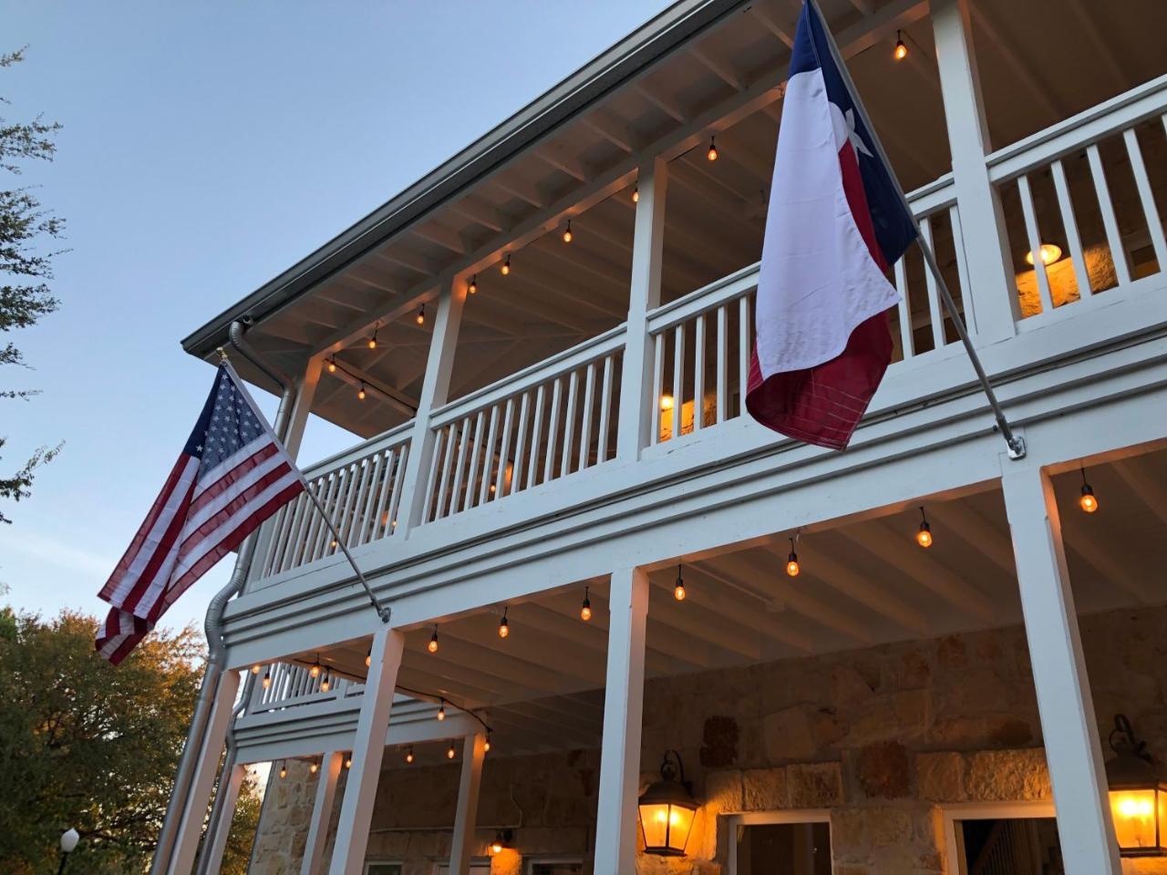 Gruene River Hotel & Retreat Ню Браунфелс Екстериор снимка